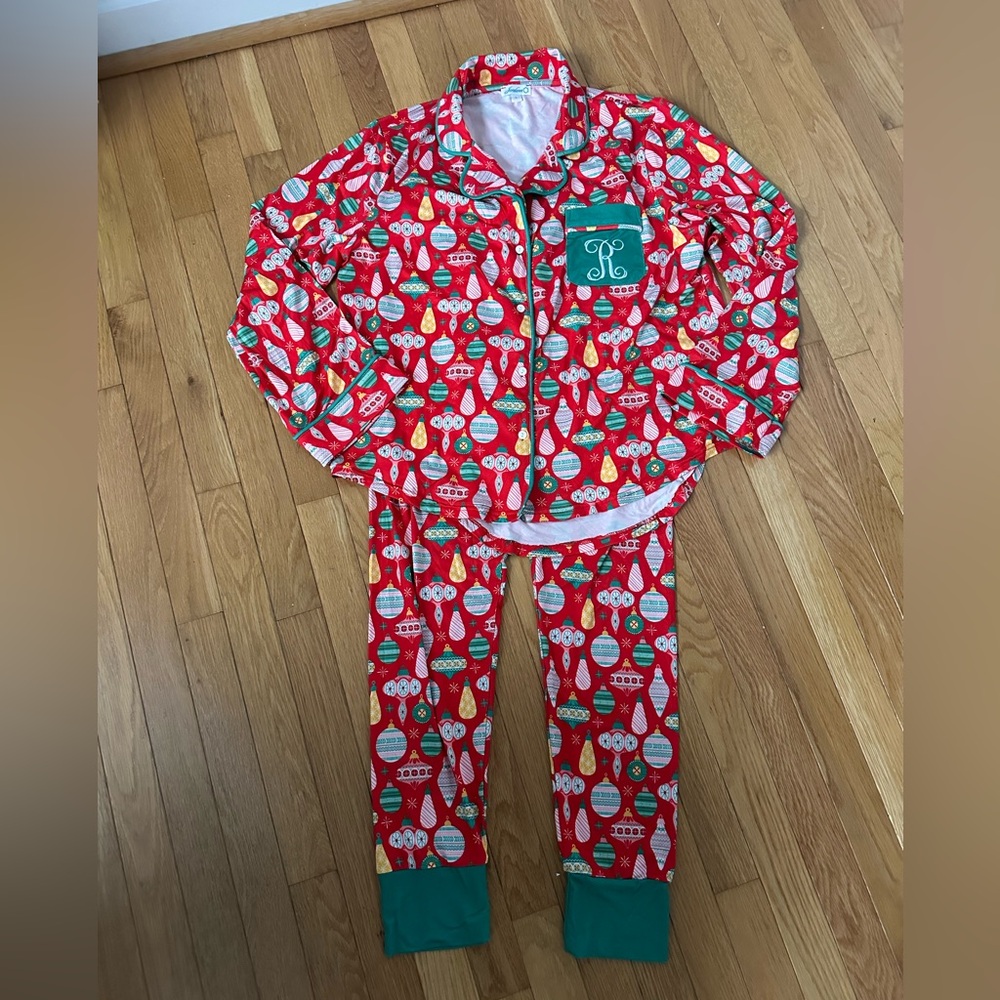Vibrant Red Women's Christmas Pajama Set with Green Accents Size Large
